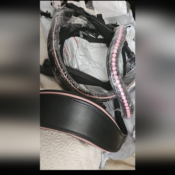 Black and pink snaffle bridle - Picture 2 of 2